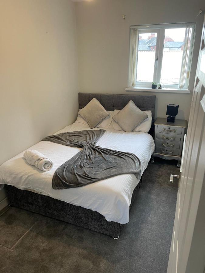 Fantastic Full 3 Bedroom Modern Apartment Belfast Exterior foto